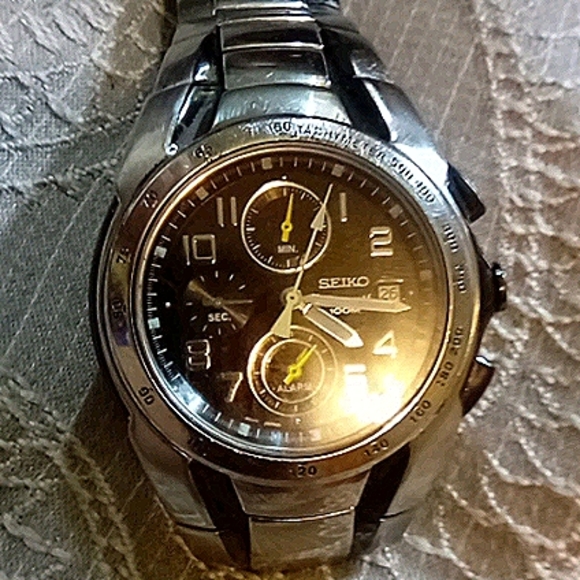 Seiko watch chronograph with alarm - Picture 1 of 4